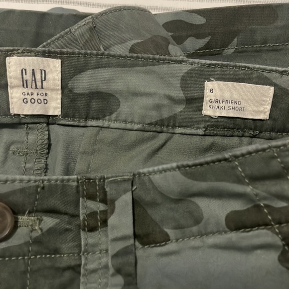 Gap size 6 shorts - Picture 6 of 6